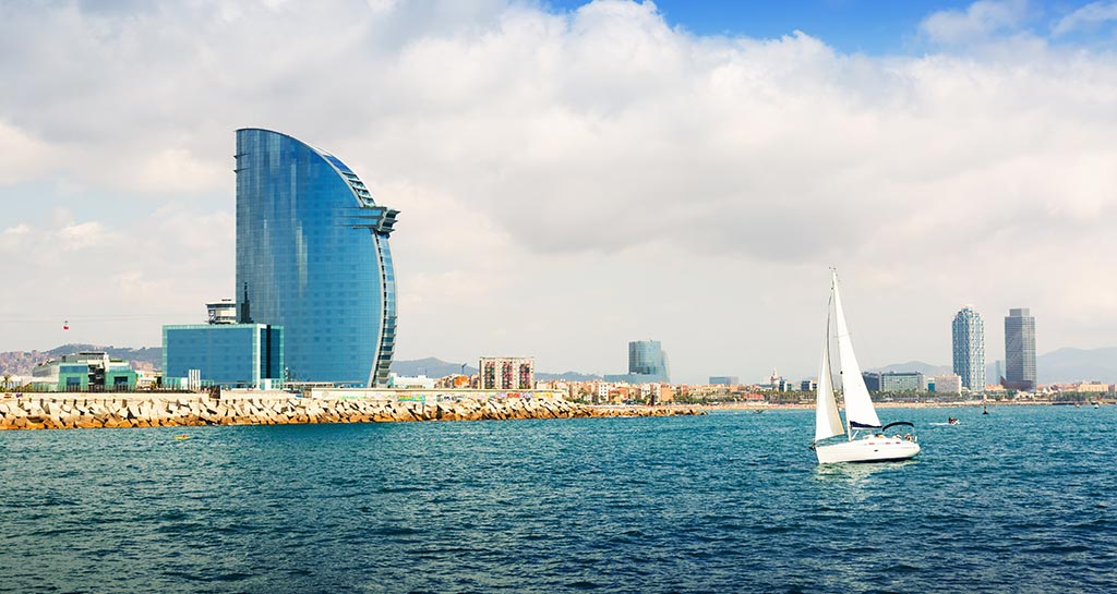 things to do in Barcelona beach