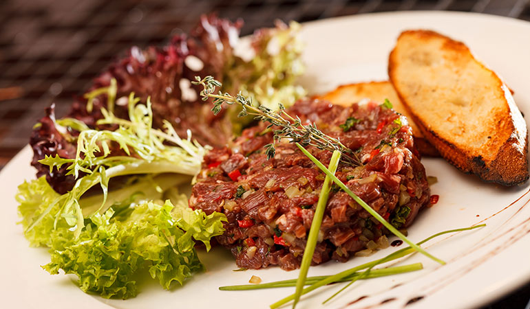 steak tartare best restaurants in paris