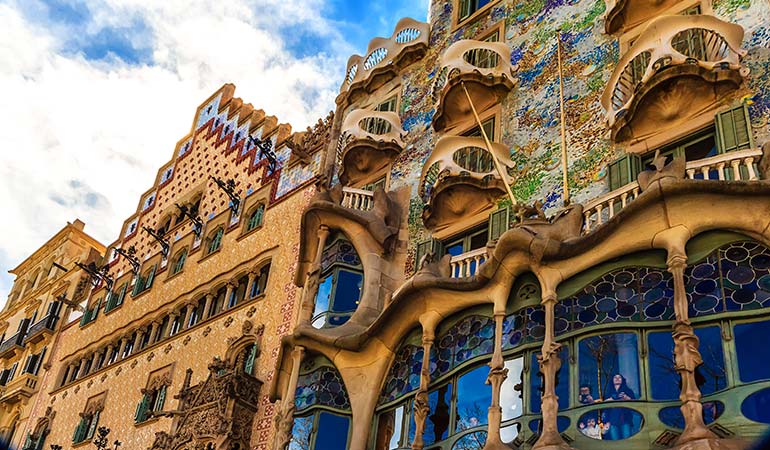 barcelona tourist guide attractions