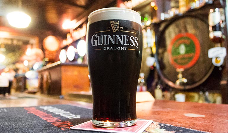 Irish bars to watch football in barcelona