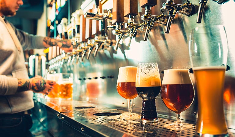 bars to watch football in barcelona 