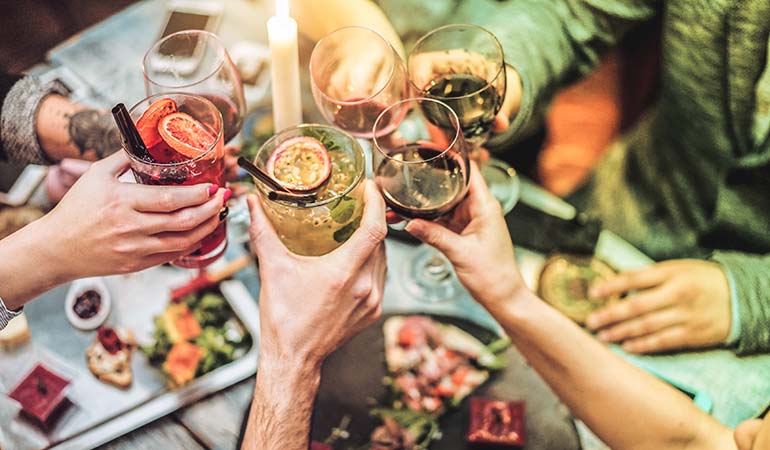 italian drinking culture aperitivo