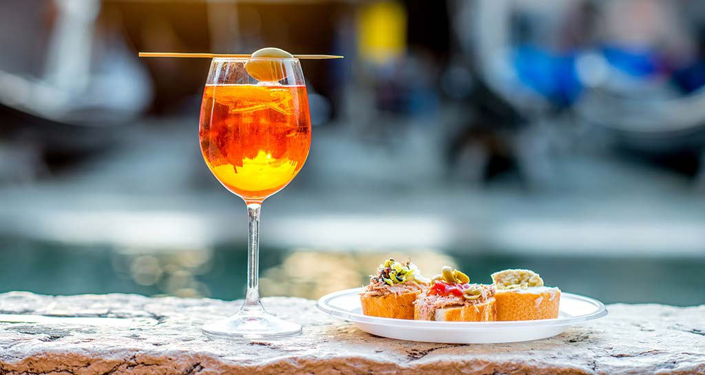 what is aperitivo italian drinking culture