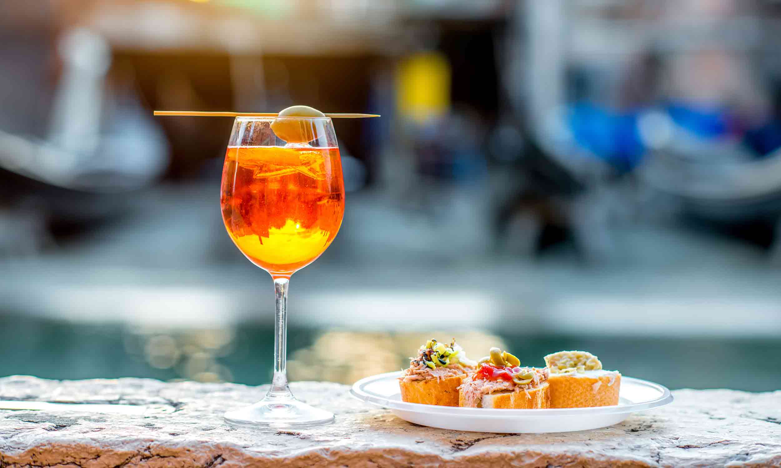 what is aperitivo italian drinking culture