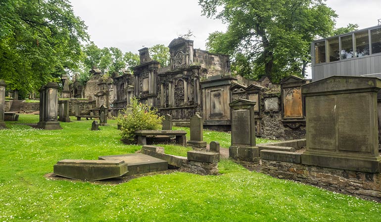 castle where harry potter was filmed