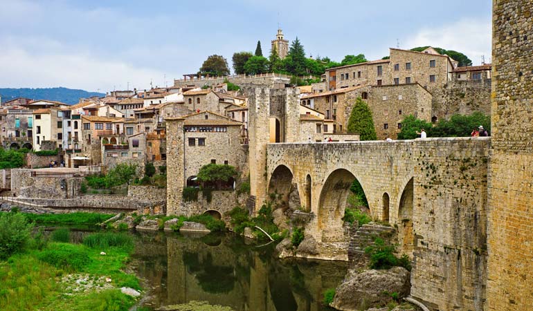 Besalu bridge