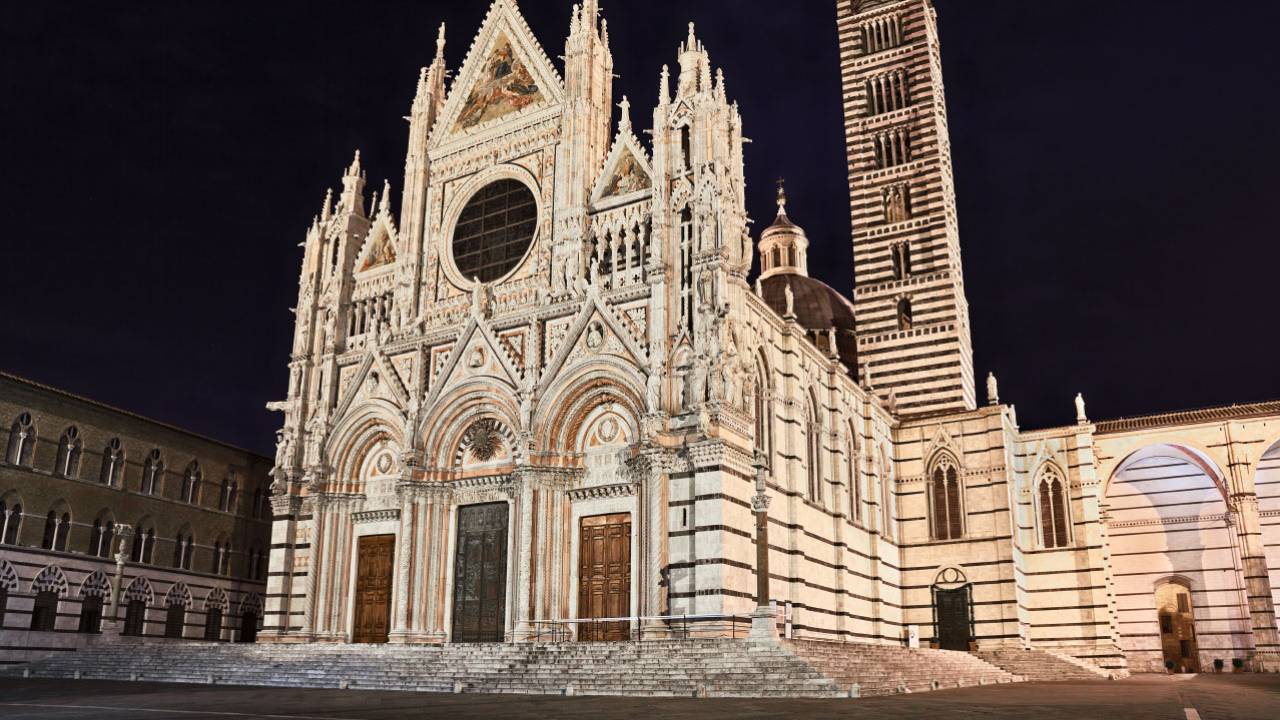 Siena tours and walking in the city