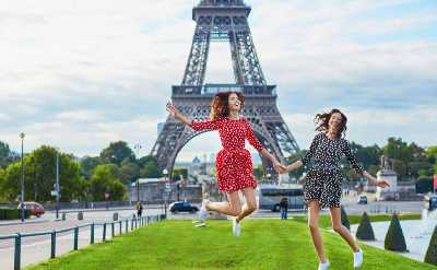 Eiffel Tower friends