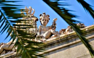 Discovery Walk: Barcelona’s Ciutat Vella | Secret Alleys & Ruins