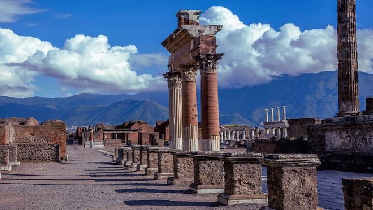 Pompeii Archaeological Sites Fast Track Entry with Audio Guide