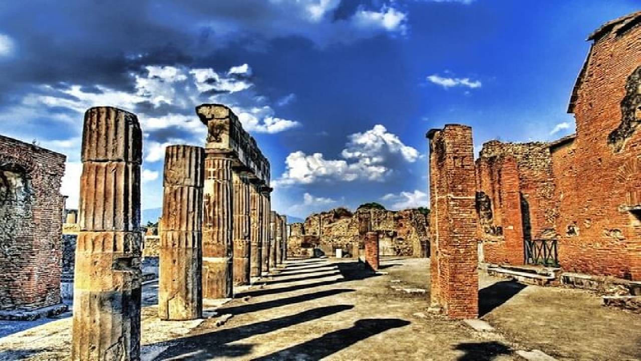 Half-Day Group Tour in Pompeii with Pick Up