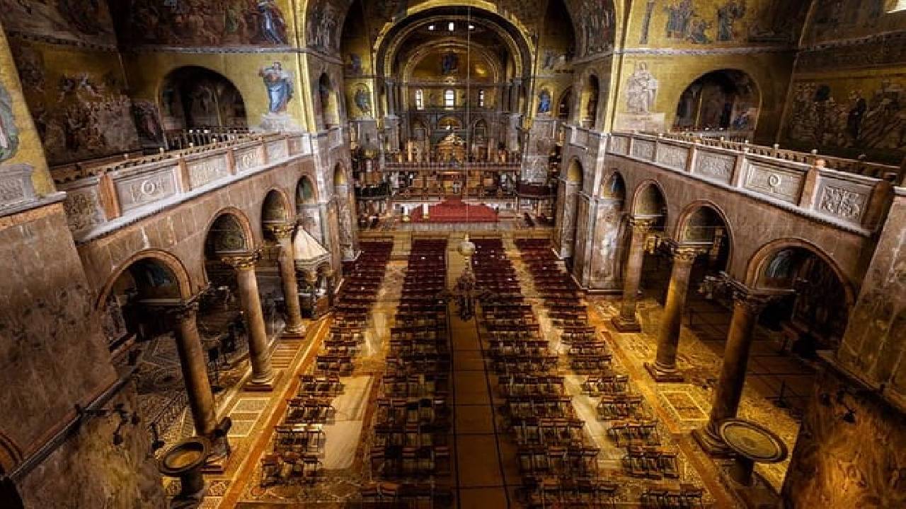  Venice: Magnificent Doge's Palace & St. Mark's Square