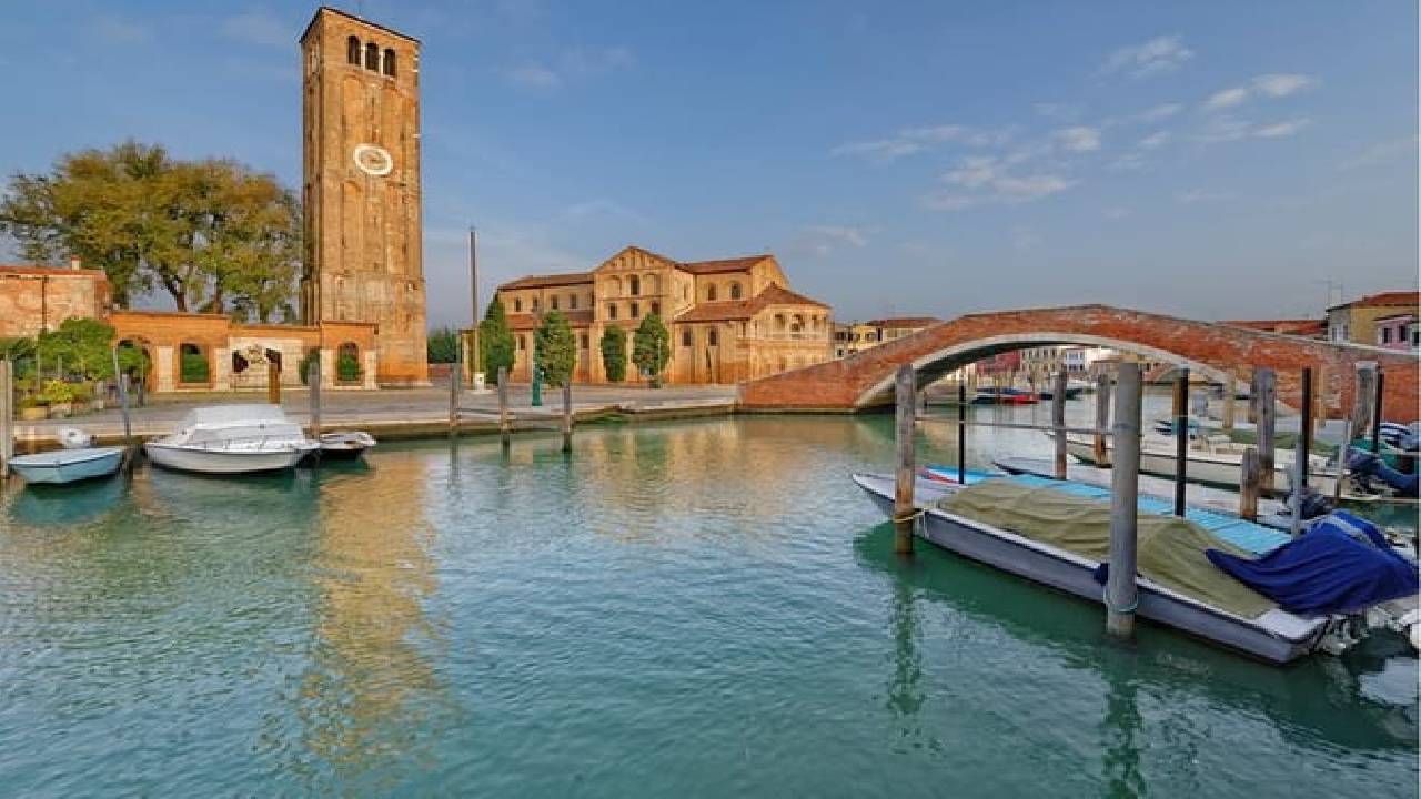 Venice: Panoramic Island Tour of Murano, Burano & Torcello