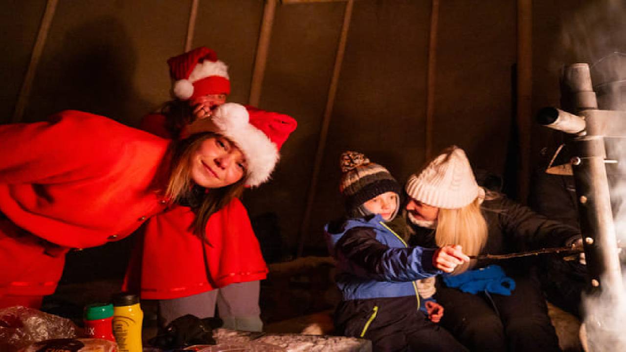Rovaniemi: Santa Claus & Northern Lights Experience - The Original & World’s First