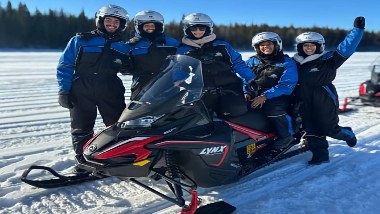 Snowmobile Safari Winter Tour & Barbeque - 1 Hour Driving - Small Group