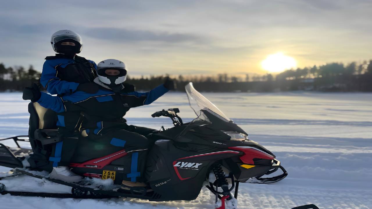 Snowmobile Safari Winter Tour & Barbeque - 1 Hour Driving - Small Group