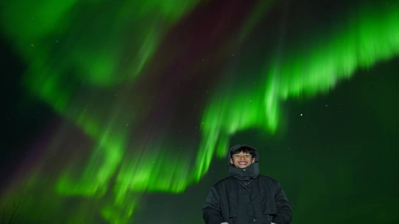 Unlimited Northern Lights Guarantee Tour with Photographer & Unlimited Mileage/Time - Small Group
