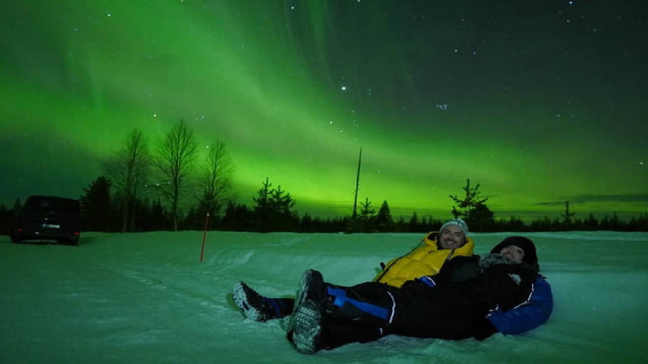 Unlimited Northern Lights Guarantee Tour with Photographer & Unlimited Mileage/Time - Small Group