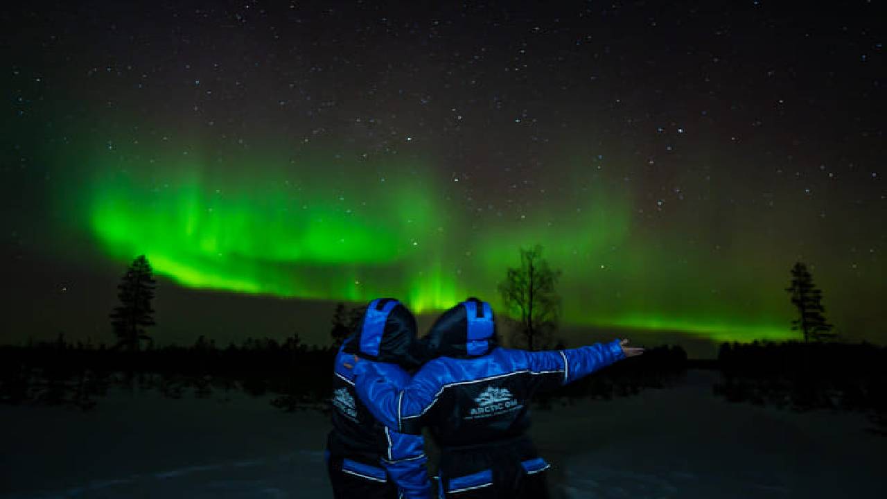 Unlimited Northern Lights Guarantee Tour with Photographer & Unlimited Mileage/Time - Small Group