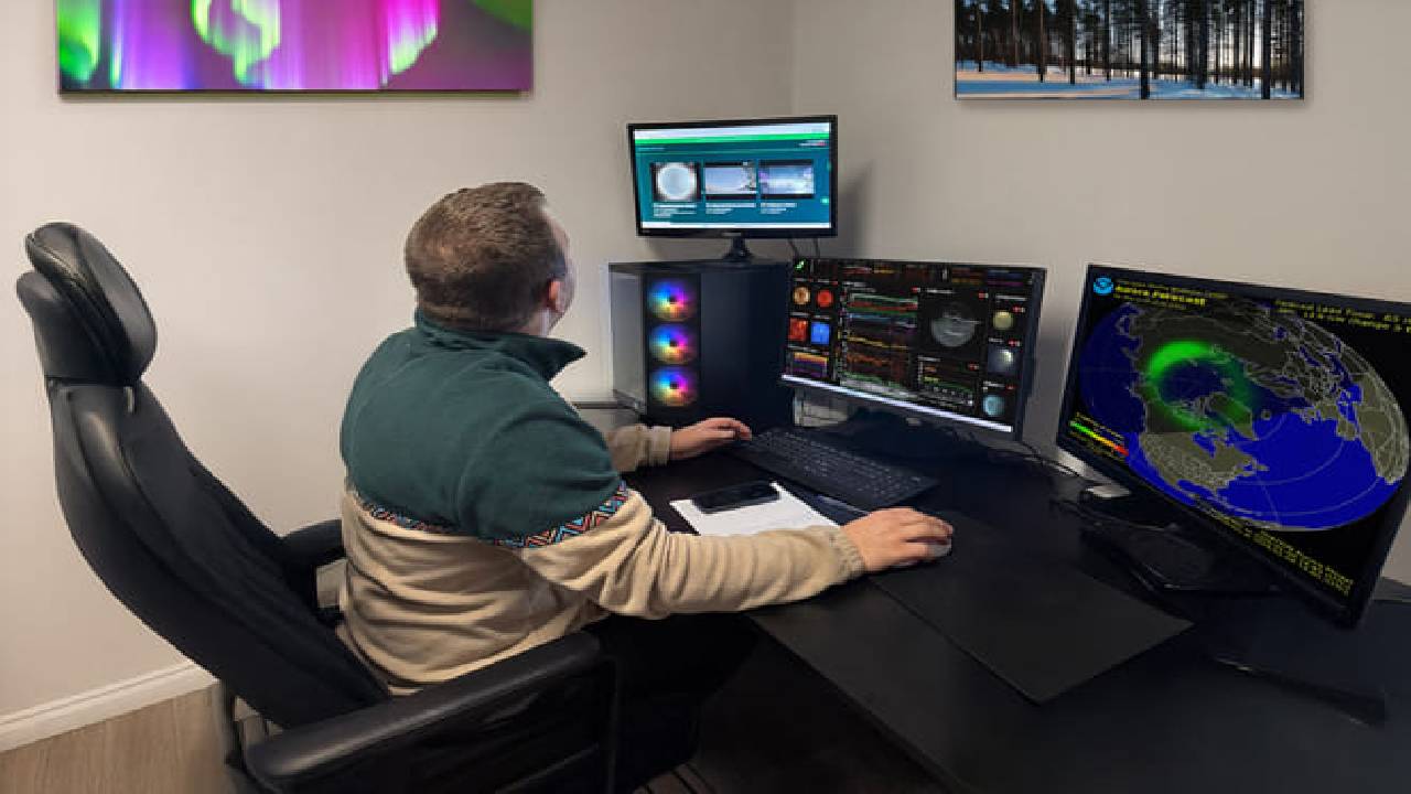 Unlimited Northern Lights Guarantee Tour with Photographer & Unlimited Mileage/Time - Small Group