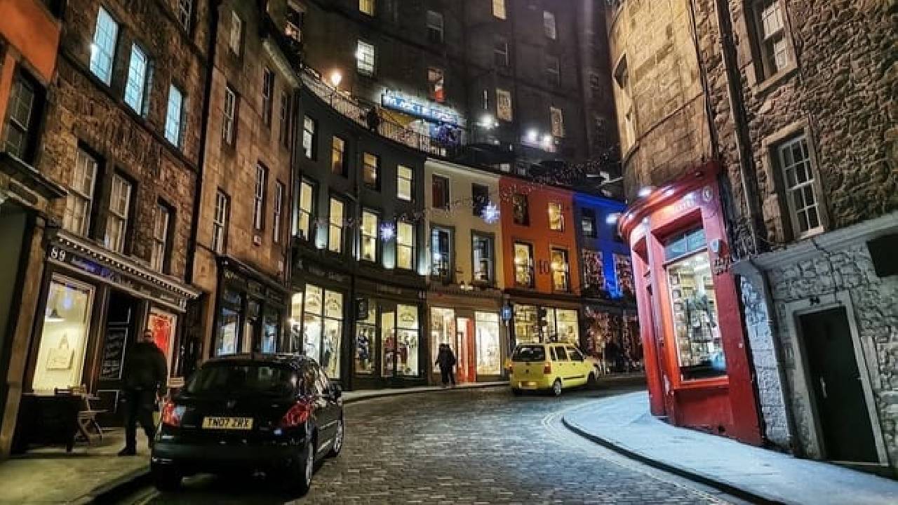 Edinburgh: Harry Potter Themed Private Audio Tour with Mobile App