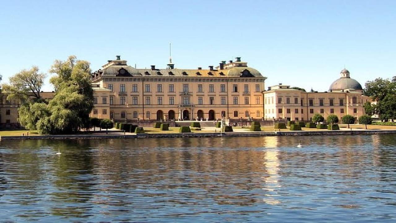 Royal London: Buckingham Palace, Westminster Abbey, Kensington Palace with In-App Audio Tour