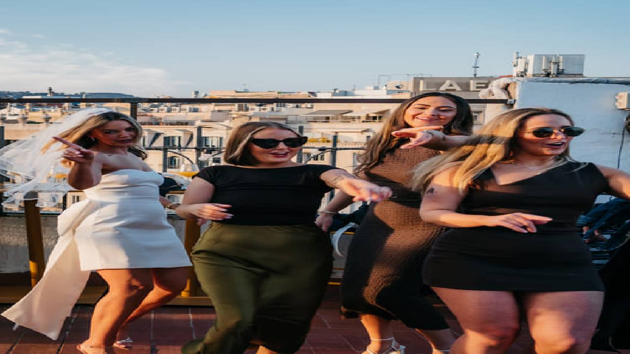 Barcelona Sangria and Salsa Dance Class