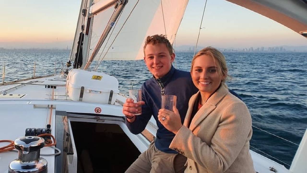 Waves & Wines: Private Wine & Tasting Experience in Barcelona