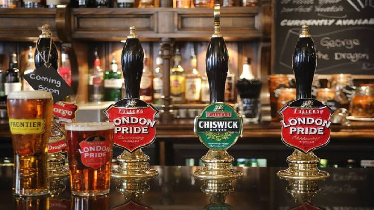 London Pub Crawl: an Ale Trail through the Greatest Historic Pubs