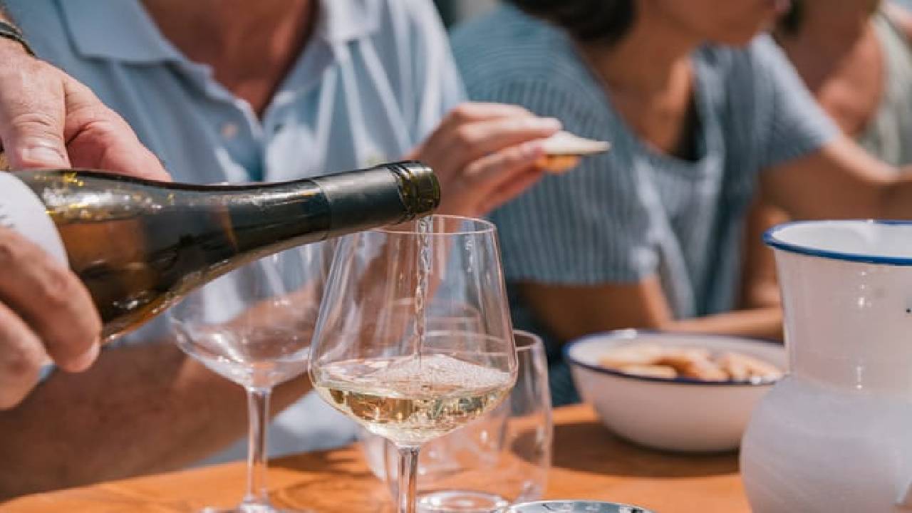 3 hours private luxury catamaran Barcelona (Bali 4.1)