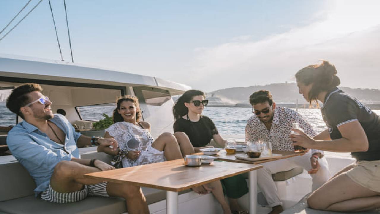 Private catamaran rental (Serena)