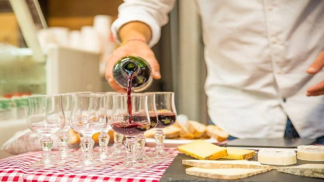 The Marais Private Food Tour with a French Gastronomy Expert