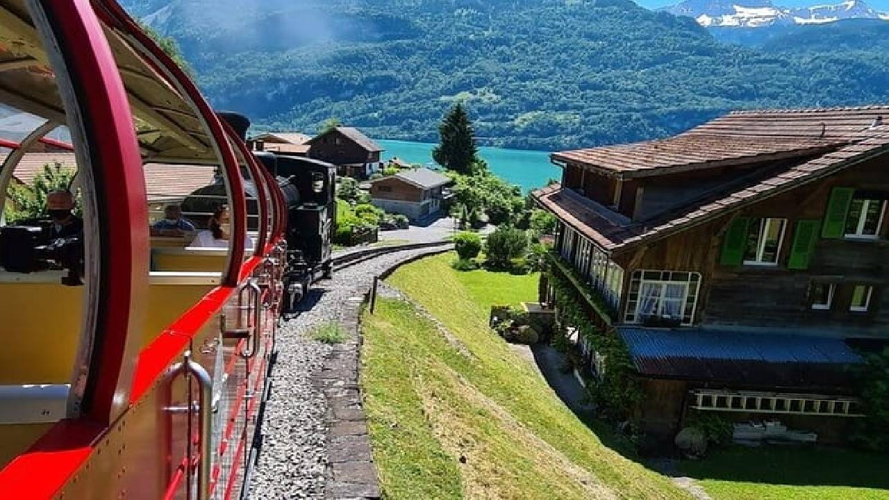 Bernese Alps, Steam Train & Lake Cruise (Private Tour)