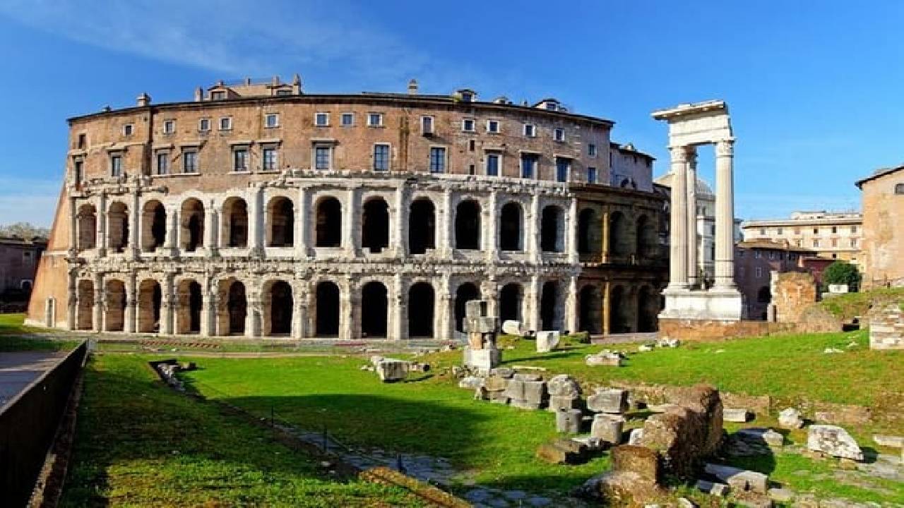 Rome 24-Hour Hop-On Hop-Off Bus + Vatican Museum & Sistine Chapel Tickets