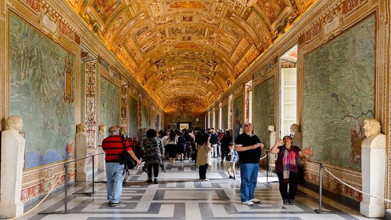 Rome in 2 Days: Colosseum, Vatican Museum, Underground Catacomb Tour