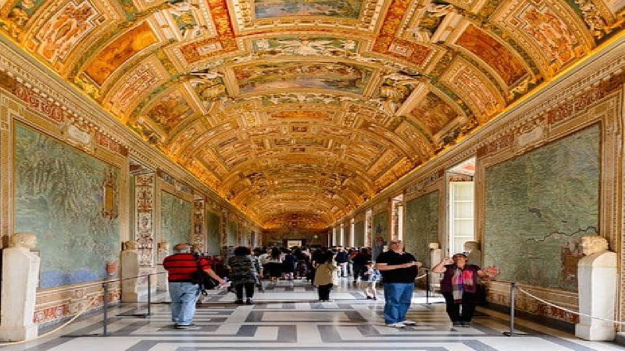 Vatican Museum and Sistine Chapel Guided Tour | Small Group Tour