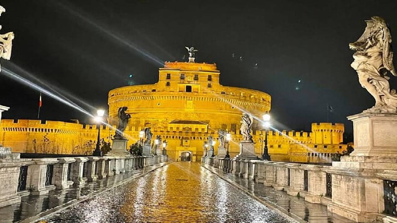 Best of Rome by Night Private Sightseeing Chauffeured Tour | pick up/Drop off 