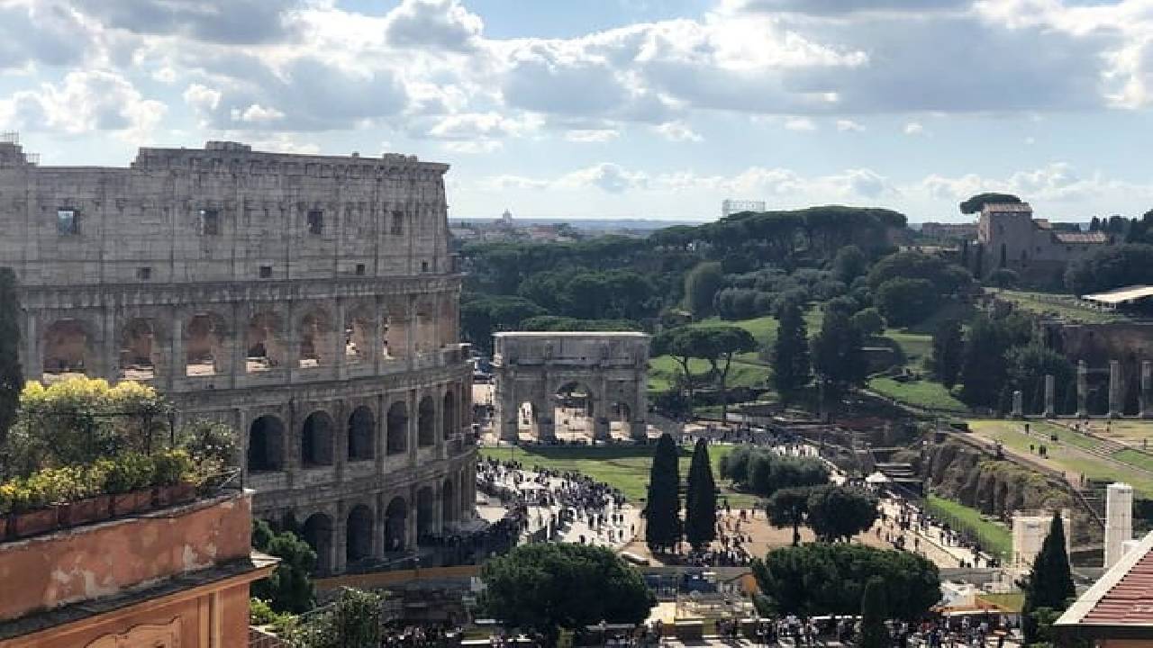 Colosseum,Vatican Museum & Sistine Chapel in One Day Guided Tour | Fast Track Entrance