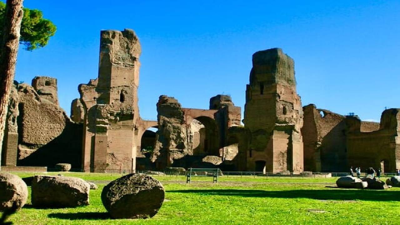 Rome Private Tour: Colosseum, Circus Maximus & Baths of Caracalla