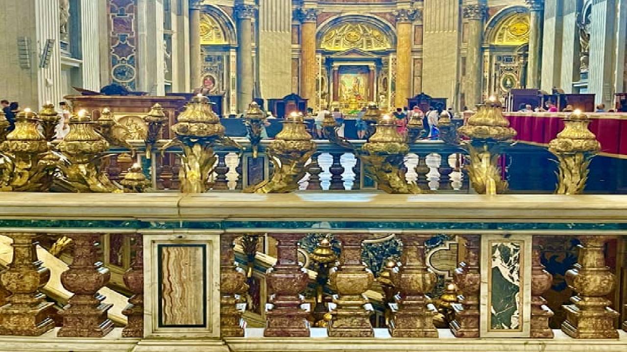 St Peter's Basilica and the Dome with Castel Sant'Angelo Private Tour