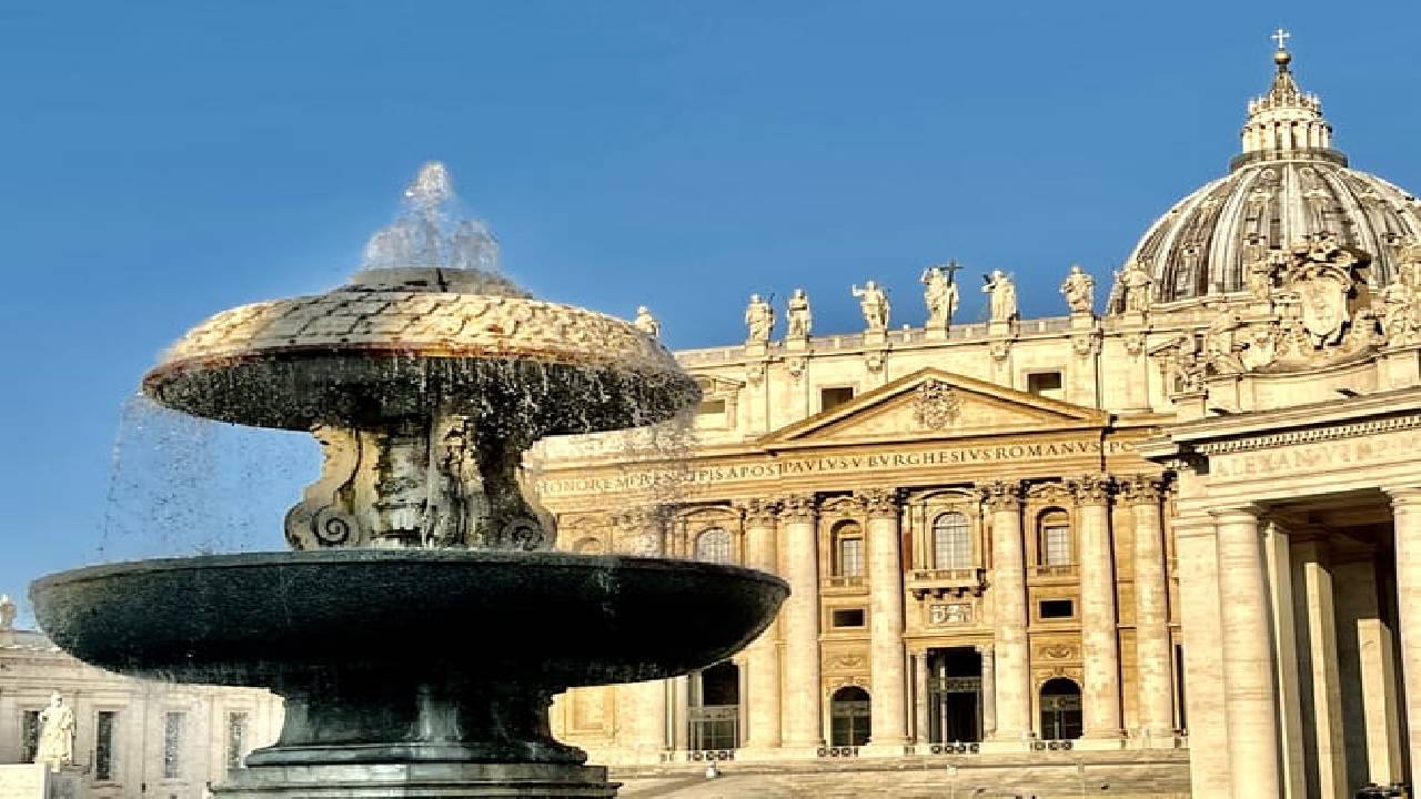 St Peter's Basilica and the Dome with Castel Sant'Angelo Private Tour