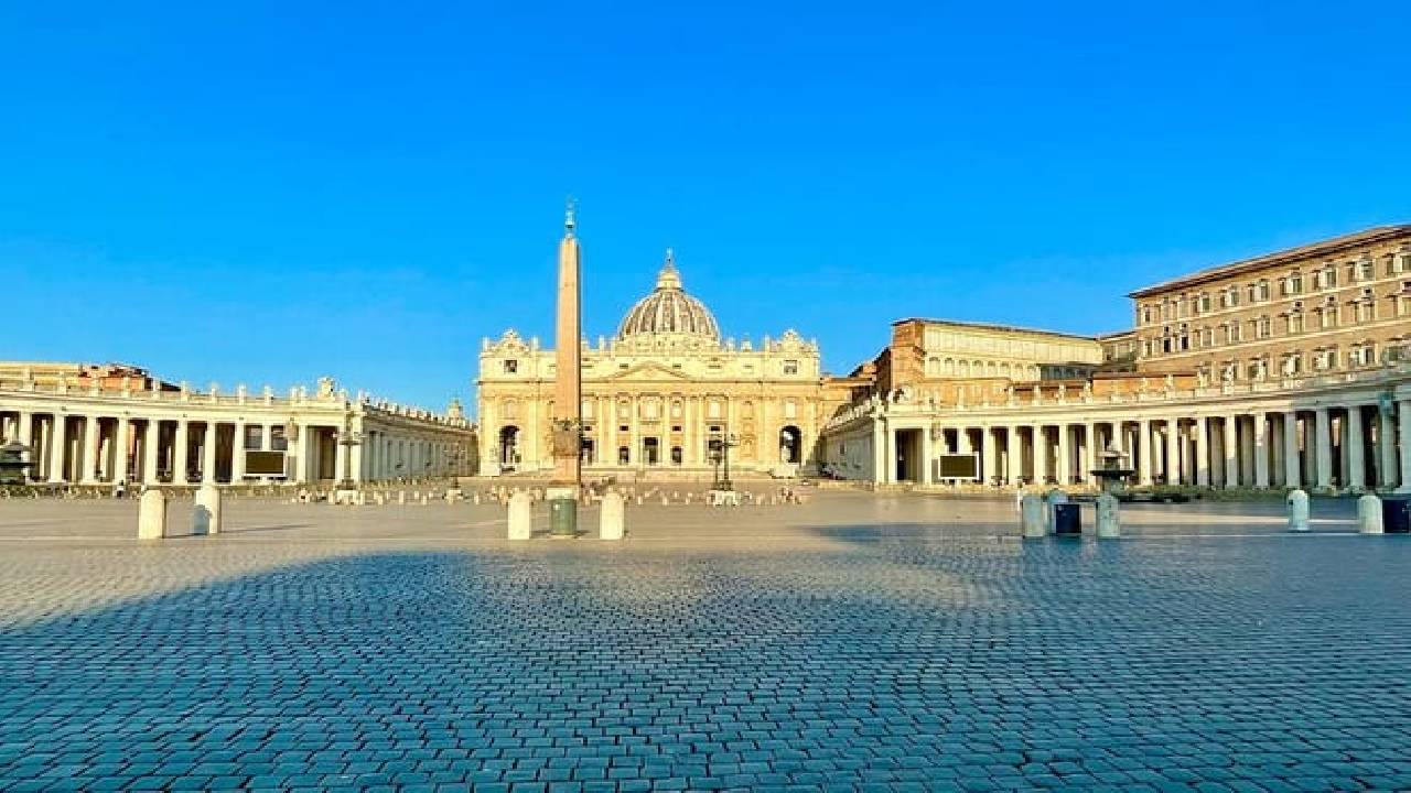 St. Peter’s Dome, Basilica & Grottoes Tour with Breakfast on the Roof