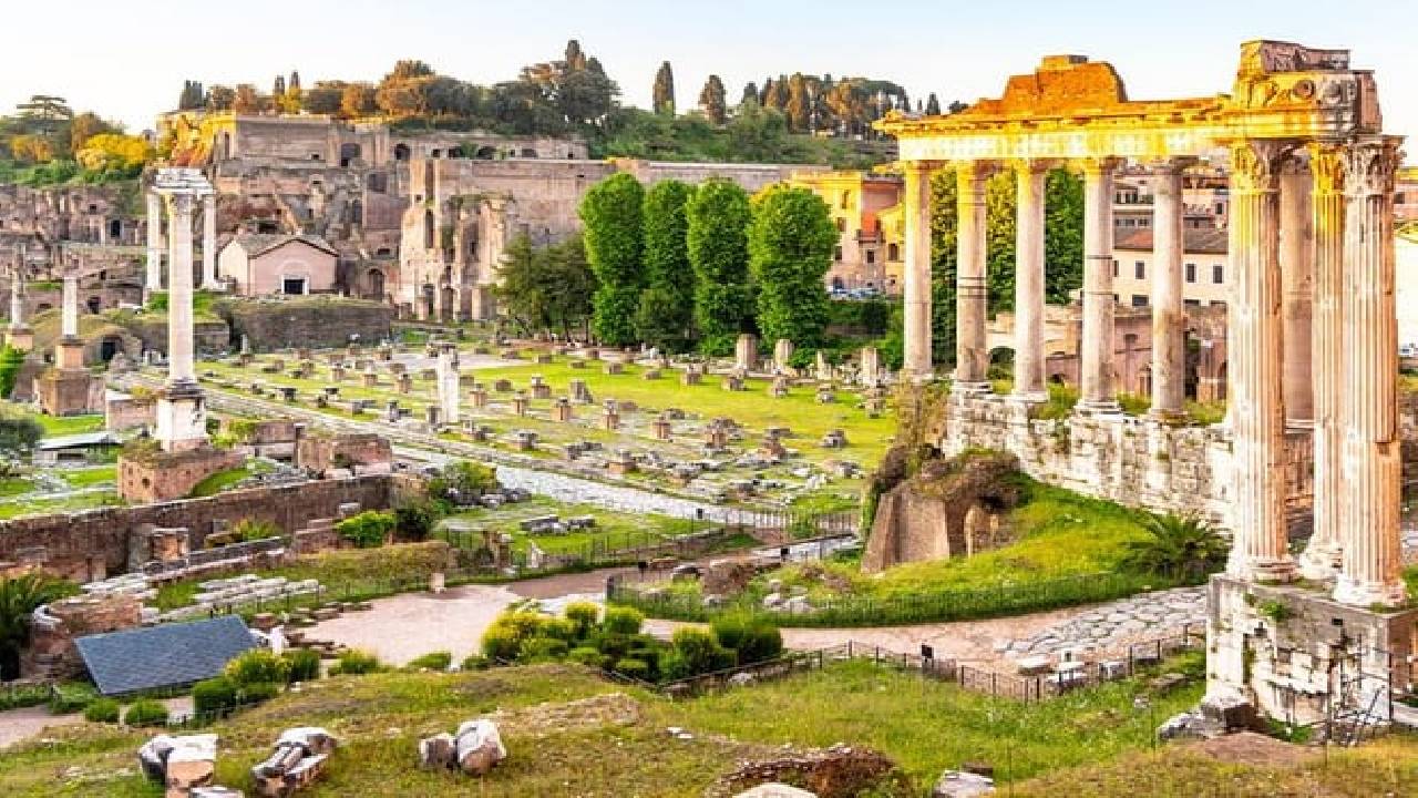 Rome Colosseum Arena and Roman Forum Exclusive Private Tour