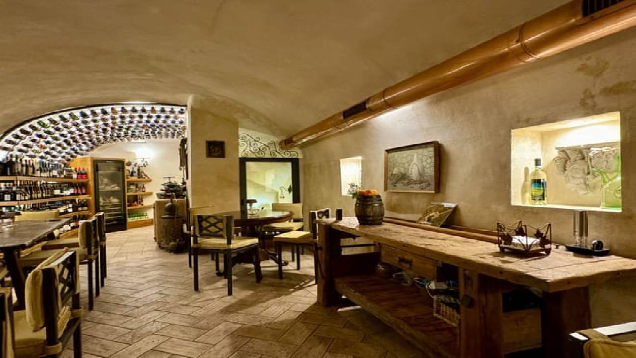 Rome Private Walking Tour and Traditional Food Tasting with Paired Wines