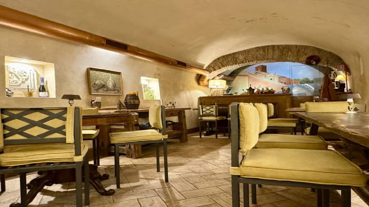 Rome Private Walking Tour and Traditional Food Tasting with Paired Wines