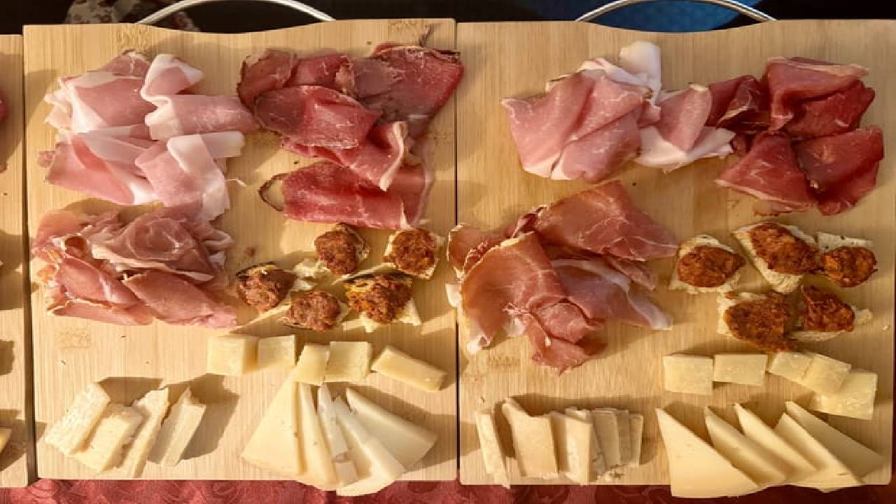 Rome Private Walking Tour and Traditional Food Tasting with Paired Wines