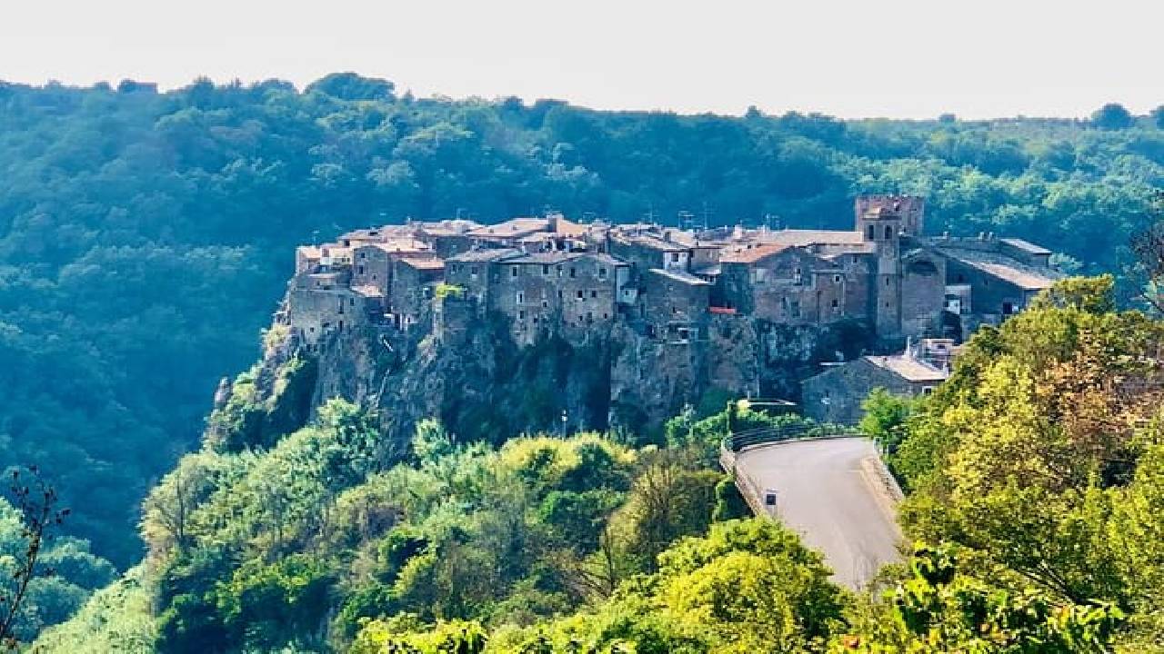 Rome, Calcata, Bomarzo, Pope Thermal Bath VIP Private Guided Tour