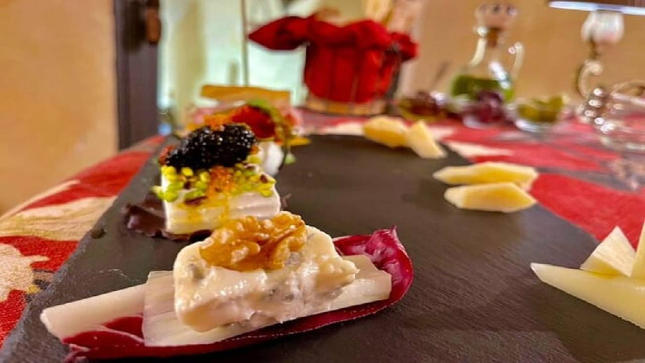 Rome: Trastevere Gourmet Food and Wine Tasting Experience