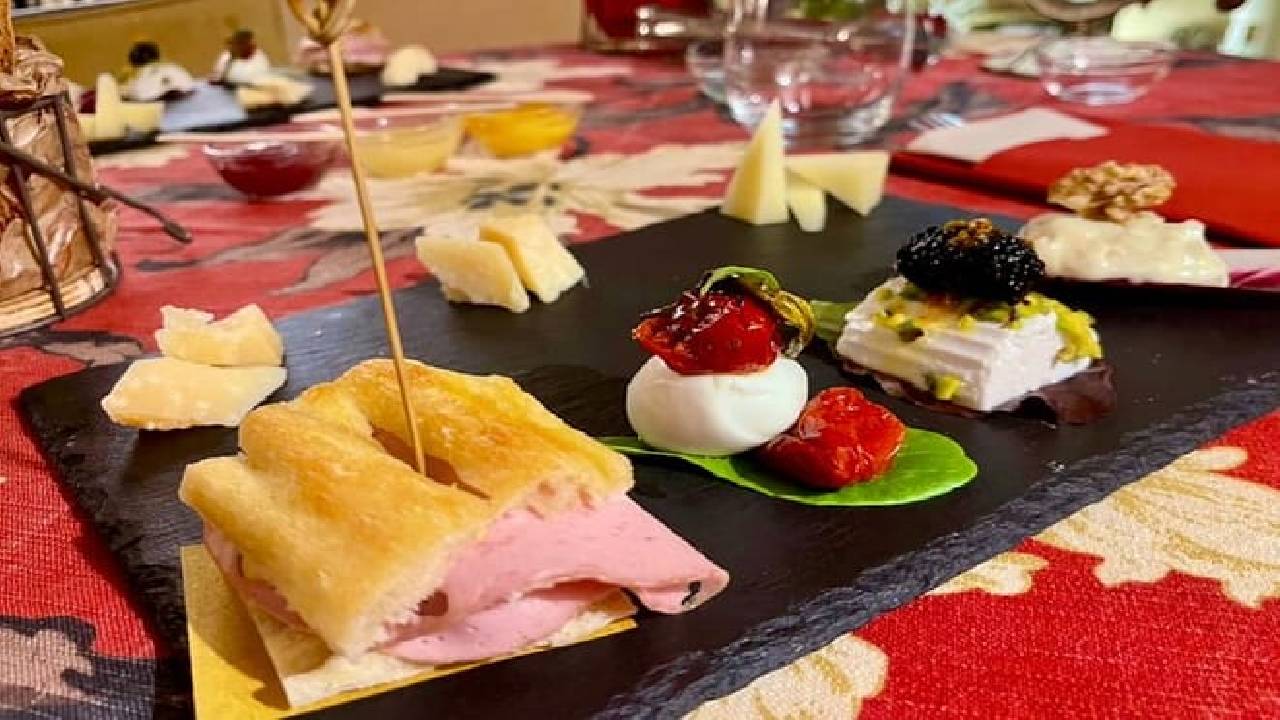 Rome: Trastevere Gourmet Food and Wine Tasting Experience