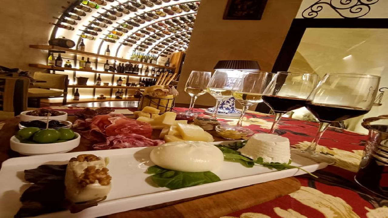 ROME CLASSIC FOOD TASTING  WITH WINE PAIRING